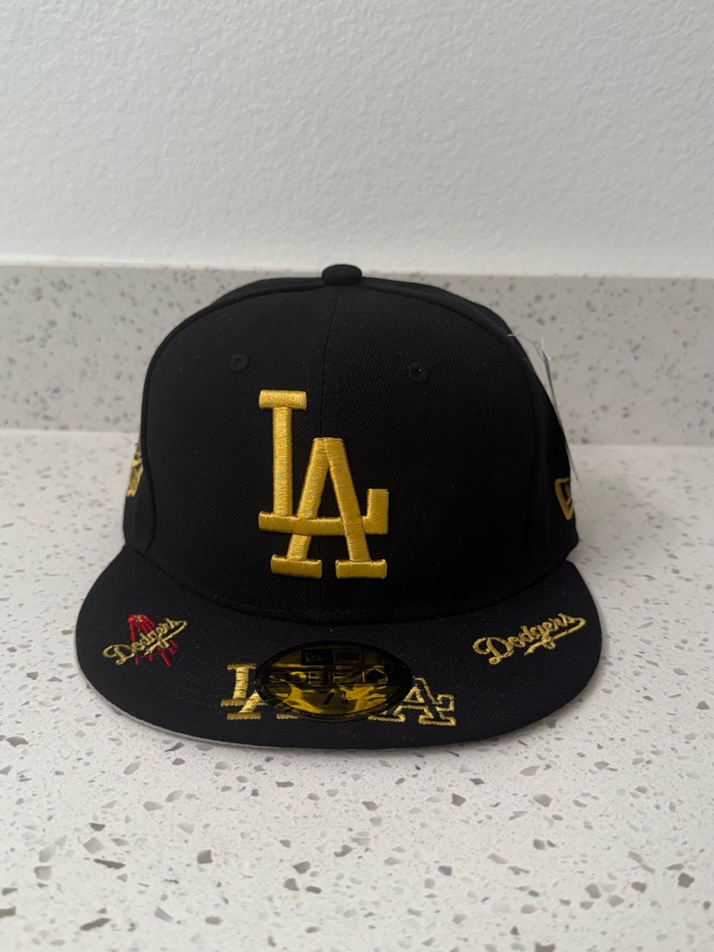 New Era 59FIFTY Los Angeles Dodgers Black Gold Fitted Hat Size 7 1/4 NWT
